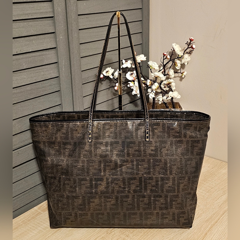 Authentic FENDI Zucca Spalmati Coated Canvas Tote - Picture 2 of 16